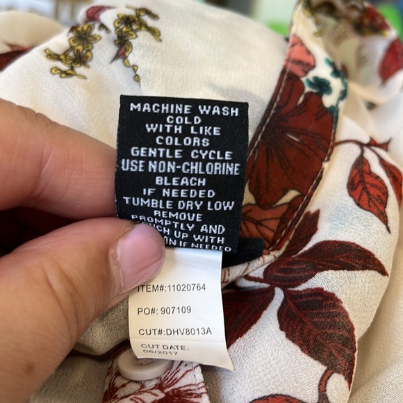 Torrid Lexie Hi-Low White Burgundy Floral Babydoll Tunic size 0X - Picture 7 of 7